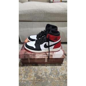 Jordan 1 High OG Black Toe